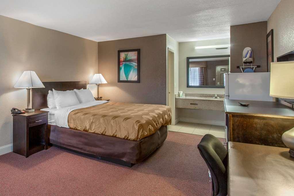 Quality Inn & Suites Port Arthur - Nederland Habitación foto